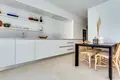 Mieszkanie 2 pokoi 87 m² Torrevieja, Hiszpania
