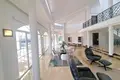 5-Schlafzimmer-Villa 810 m² lAlfas del Pi, Spanien