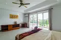 Villa de 2 dormitorios 300 m² Sakhu, Tailandia