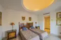 Mieszkanie 3 pokoi 261 m² Marbella, Hiszpania