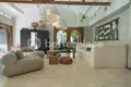 Вилла 4 спальни  Tibubeneng, Индонезия