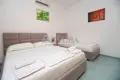 5 room villa 276 m² Bashkia Vlore, Albania