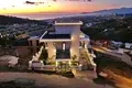 Villa de 4 dormitorios 300 m² Kargicak, Turquía