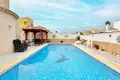 Villa de tres dormitorios 75 m² Orihuela, Španjolska