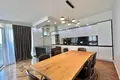 LUXURY APARTMENT FOR RENT AT ILIRIA BEACH SEA VIEW 200M2 ! (atlantic122992)