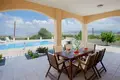 Villa de 4 dormitorios 365 m² Stroumpi, Chipre