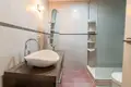 4 bedroom house 220 m² Dos Hermanas, Spain