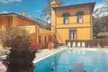 Вилла 21 комната 700 м² Фолиньо, Италия