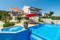 Villa 300 m² Grad Trogir, Croatia