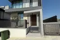 5-Schlafzimmer-Villa 350 m² Agios Tychonas, Zypern