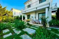 Villa 5 komnat v sovremennom stile s panoramnymi vidami