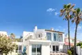 4 bedroom house 242 m² Dos Hermanas, Spain
