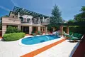 Villa 8 Schlafzimmer 362 m² Poreč, Kroatien