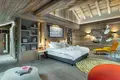 Chalet 6 bedrooms  in Les Allues, France