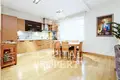 Mieszkanie 3 pokoi 92 m² Ryga, Łotwa