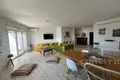 Mieszkanie 2 pokoi 122 m² Bashkia Durres, Albania