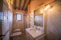 Commercial property 650 m² in Siena, Italy