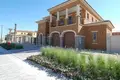 villa de 5 dormitorios 526 m² Abu Dabi, Emiratos Árabes Unidos