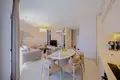 Sophisticated Duplex Apartment in a Prime Beachside Neighbourhood