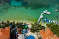 Condo z 2 sypialniami 129 m² West Bay, Honduras