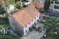4 bedroom house 185 m² Dobrota, Montenegro