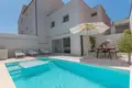 Дом 11 спален 470 м² Шибеник, Хорватия