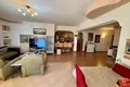 Mieszkanie 4 pokoi 175 m² Mezitli, Turcja