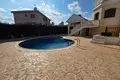 Вилла 4 спальни 840 м² Koinoteta Parekklesias, Кипр