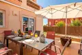 4 bedroom house 250 m² Dos Hermanas, Spain