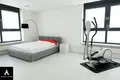 Квартира 2 комнаты 93 м² Варшава, Польша