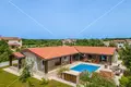 4 room house 250 m² Opcina Svetvincenat, Croatia
