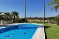 Haus 5 Schlafzimmer 387 m² Dos Hermanas, Spanien