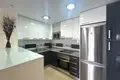Mieszkanie 2 pokoi 77 m² Torrevieja, Hiszpania