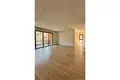 Office 4 rooms 120 m² in Tirana Municipality, Albania