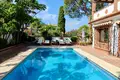 4-Schlafzimmer-Villa 208 m² Estepona, Spanien