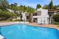 Haus 4 Schlafzimmer 250 m² Dos Hermanas, Spanien