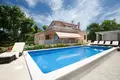 Casa 5 habitaciones 400 m² Grad Labin, Croacia