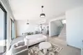 Mieszkanie 3 pokoi 153 m² Chloraka, Cypr