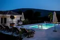 5-Schlafzimmer-Villa 350 m² Denovici, Montenegro