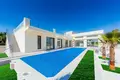 4-Schlafzimmer-Villa 285 m² Torrevieja, Spanien