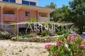 4 bedroom house 532 m² Barbat, Croatia
