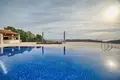 Villa 8 bedrooms 800 m² Agios Tychonas, Cyprus