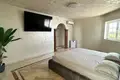 5 bedroom house 400 m² Dos Hermanas, Spain