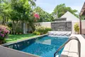 Villa mit 2 Schlafzimmern 250 m² Rawai, Thailand