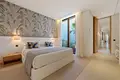 6-Schlafzimmer-Villa 899 m² Marbella, Spanien