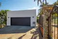 4 bedroom house 44 508 m² West Bay, Honduras