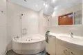 Propiedad comercial 3 habitaciones 64 m² en Varsovia, Polonia