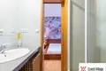 Mieszkanie 5 pokojów 106 m² Miasto Stołeczne Praga, Czechy