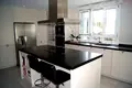 4-Schlafzimmer-Villa 550 m² Alicante, Spanien