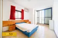 Residential quarter Grand 4 pieces a pinkas a cote du parc tsmaret